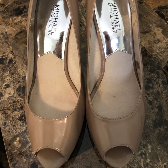 Michael Kors open toe heals - Picture 3 of 4